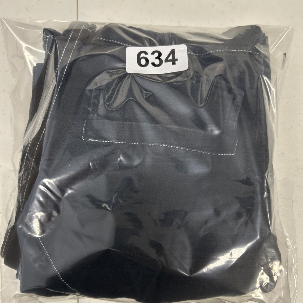 charcoal Shein cargo pants feature contrasting white stitching/ utility pockets - Picture 13 of 13